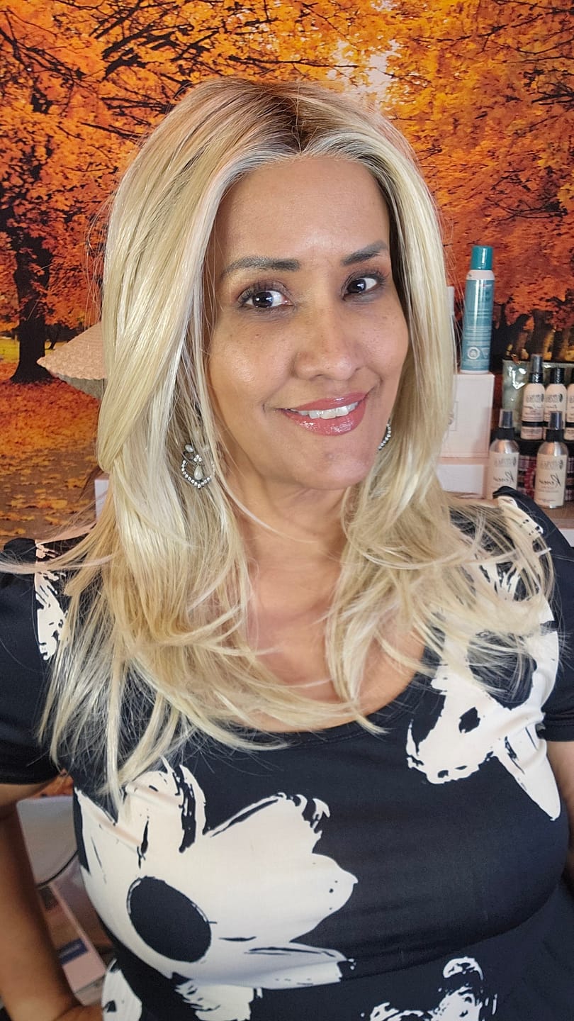 Customer photo review of GRAND ENTRANCE - Champagne Blonde