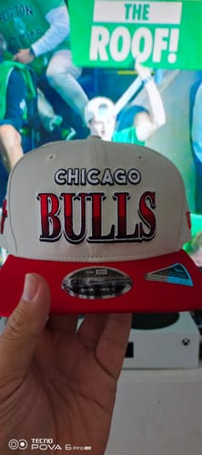 Customer photo review of 9FIFTY Chicago Bulls League Retro Scarlet Snapback