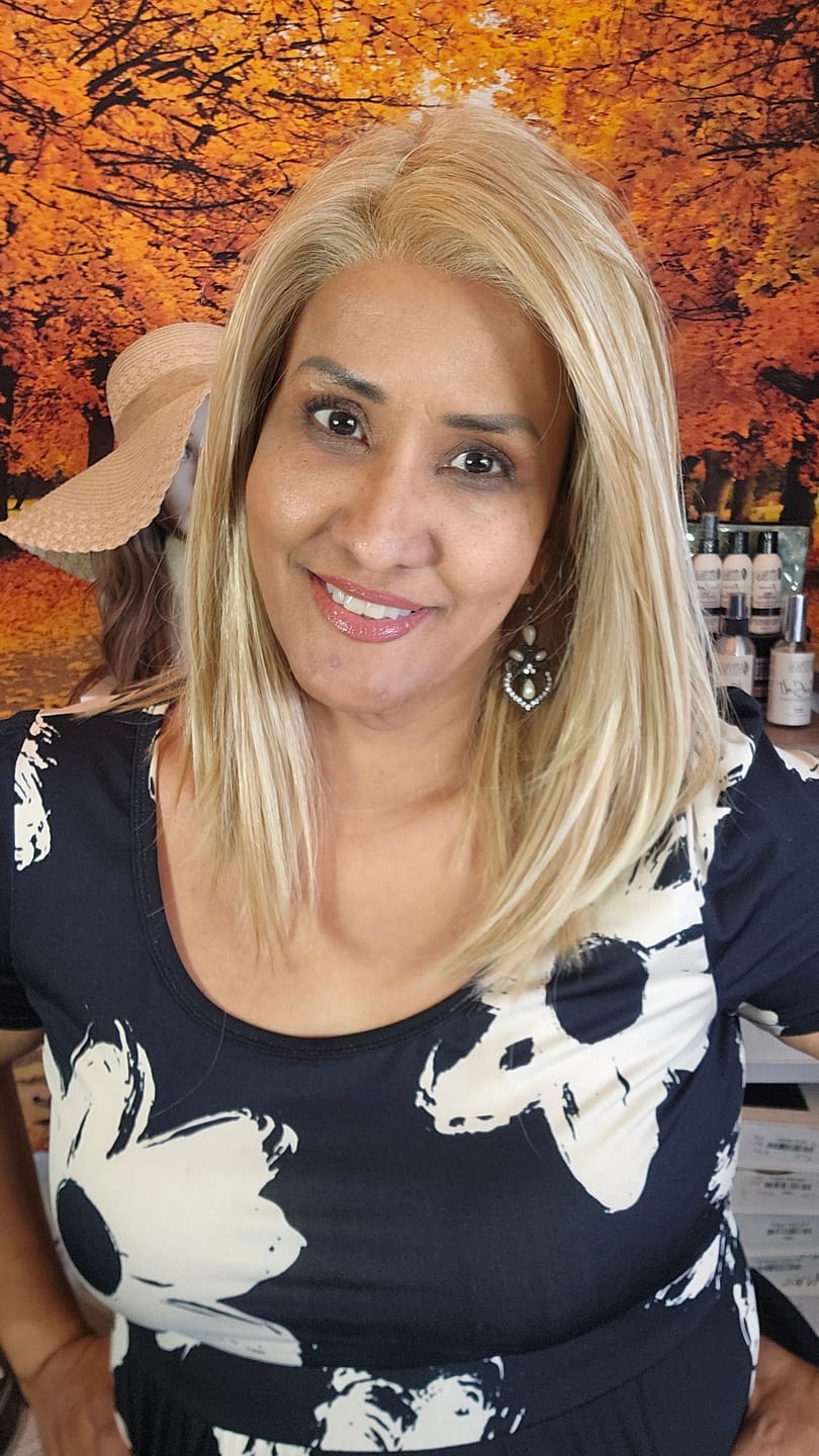 Customer photo review of SHEER PERFECTION - Sunkissed Blonde