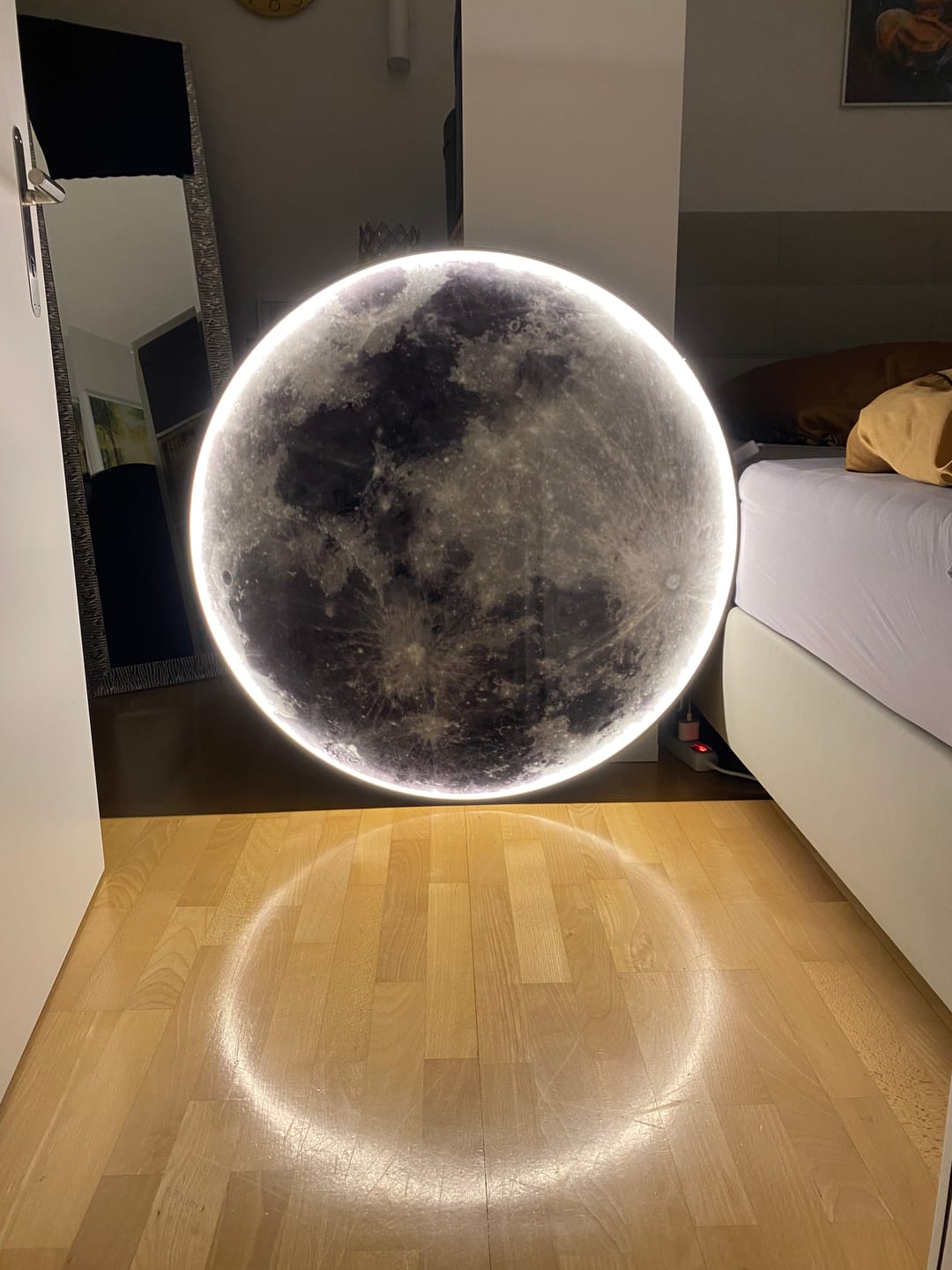 Customer photo review of Acryl-Wandbild mit Beleuchtung Moon 100cm