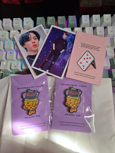 Customer photo review of Daydream Pin