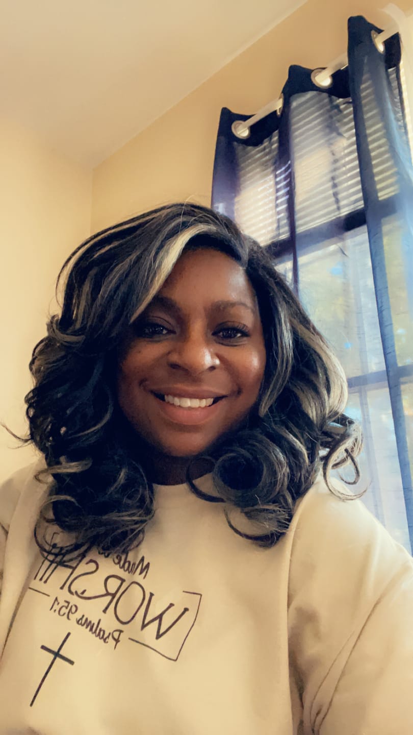 Customer photo review of Sensationnel Dashly Salt & Pepper Synthetic Hair 4" Deep Part HD Lace Front Wig - SP LACE UNIT 2