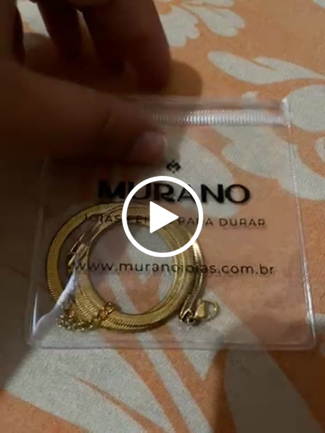 Customer video review of Colar Malha Snake Dourado Banhado em Ouro 18K