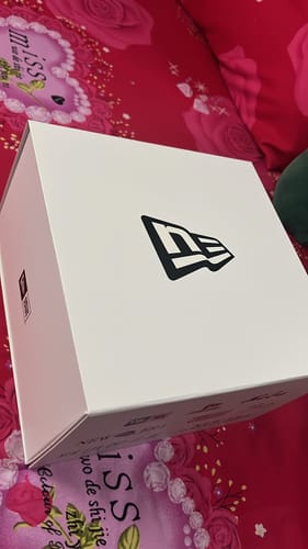 Customer photo review of New Era Limited Gift Box [NOT FOR SALE]