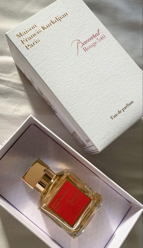 Customer photo review of Baccarat Rouge 540 Eau De Parfum for Men and Women