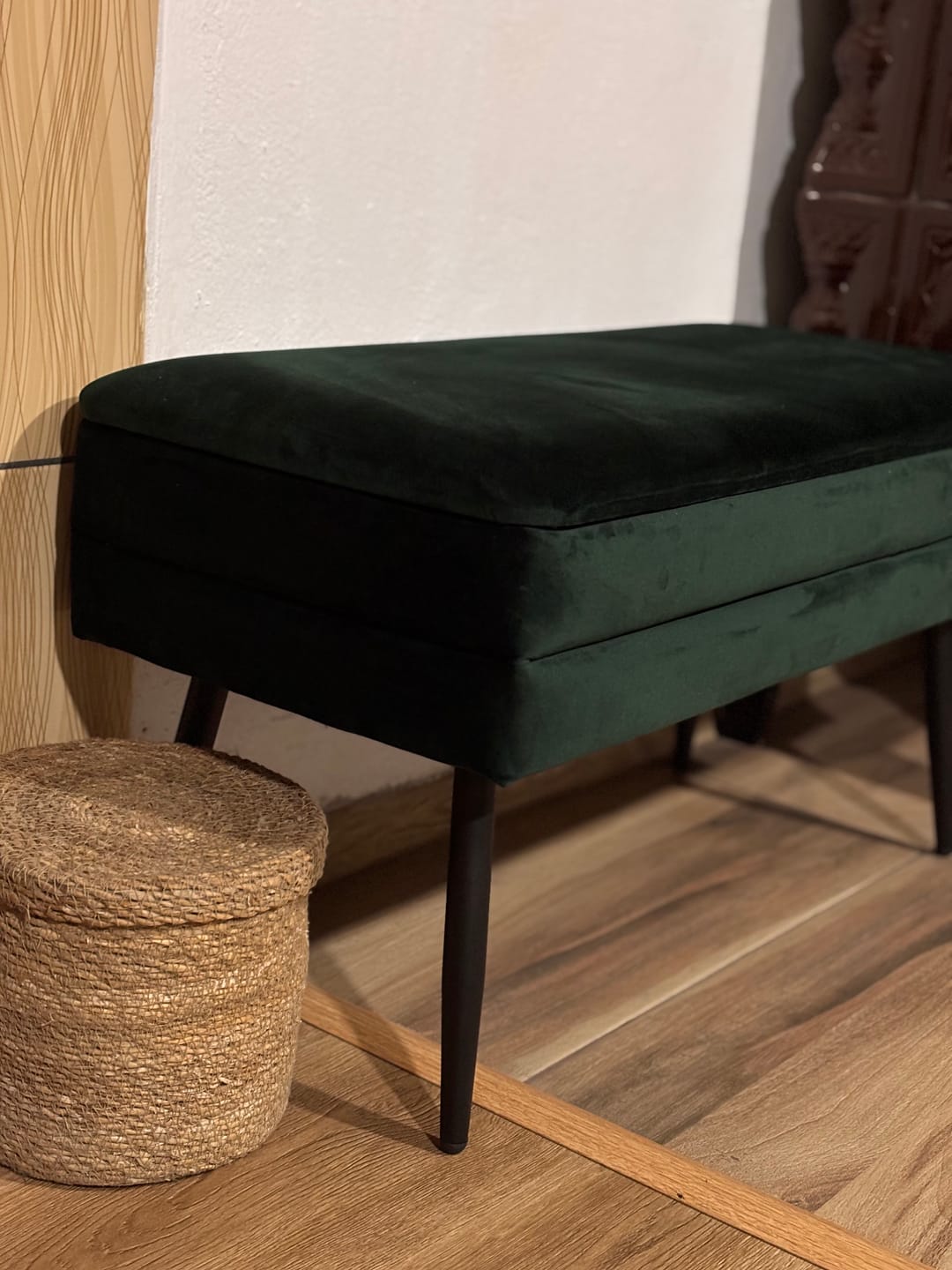 Customer photo review of Bancheta VELVA, stofa catifelata verde inchis, 78x35x40 cm
