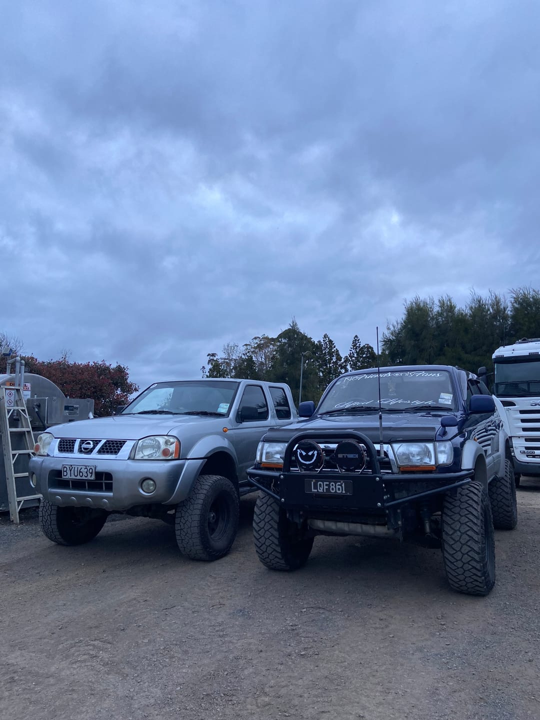 Customer photo review of Airplex Hilux Surf Bonnet Protector l 2nd, 3rd & 4th Gen 89 - 05