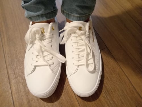 Customer photo review of Tenis Ariana Women