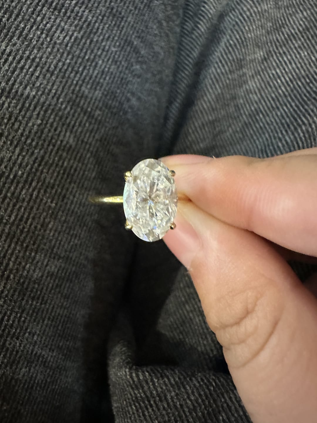 Customer photo review of S925 Moissanite 2.0~5.5 Carat Oval Cut Hidden Halo Engagement Ring For Everyday Wear