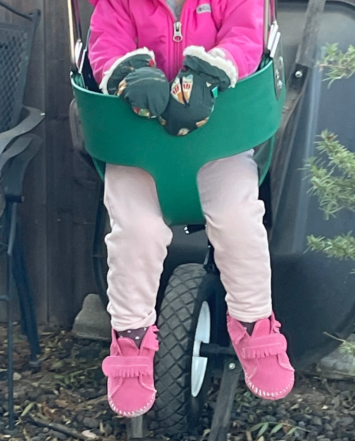 Customer photo review of Midnight Kites Green Sherpa Mittens