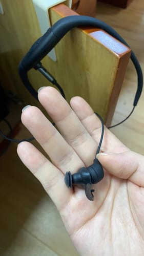 Customer photo review of Tayogo W16 Waterproof Swimming MP3 Player, FM radio, 8GB Memory, NO Bluetooth