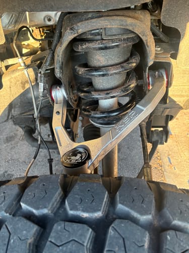 Customer photo review of Front Aluminum Forged Upper Control Arms FOR 2.5"-4" Lifted 2007-2018 Chevy Silverado GMC Sierra 1500