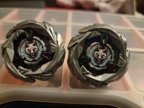 Customer photo review of [Pre-Order] Takara tomy Beyblade X UX-08 Silver Wolf 3-80FB Starter