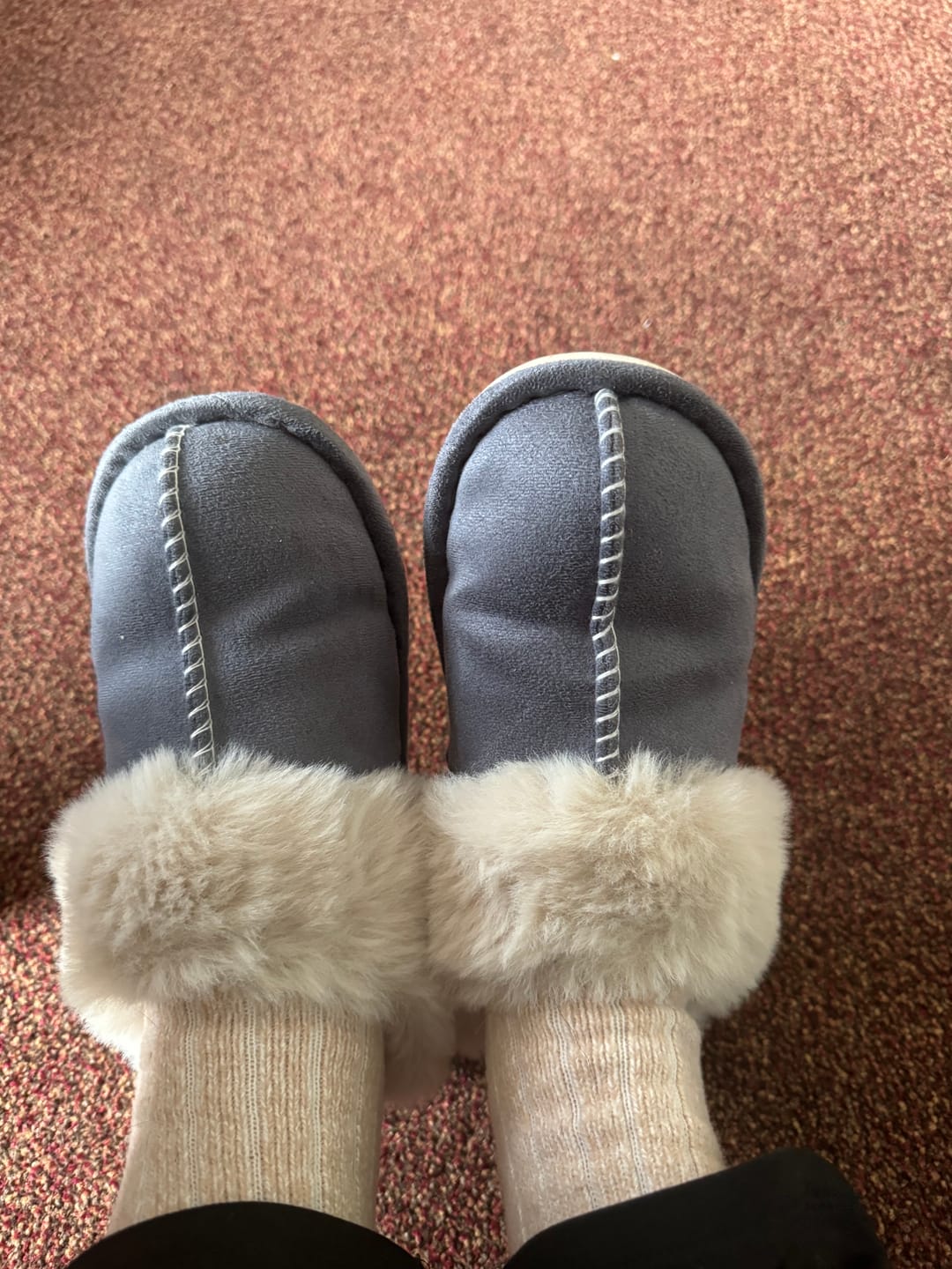 Customer photo review of Nordic Comfy Slippers