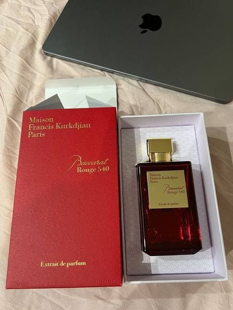 Customer photo review of Baccarat Rouge 540 Extrait de Parfum for Men and Women