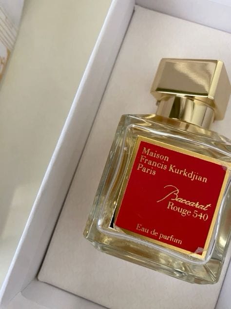 Customer photo review of Baccarat Rouge 540 Eau De Parfum for Men and Women