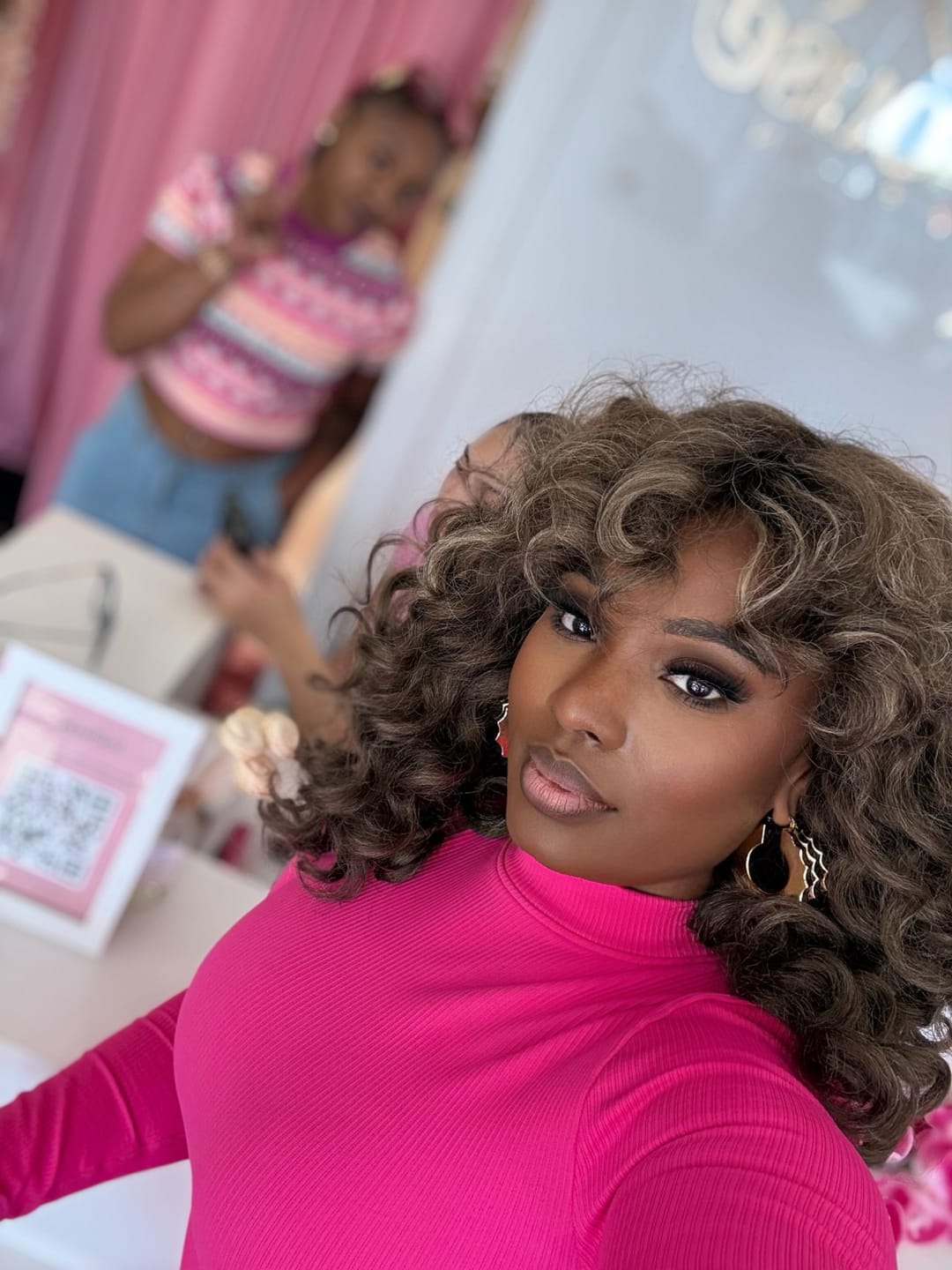 Customer photo review of Sensationnel Dashly Full Wig - UNIT 20
