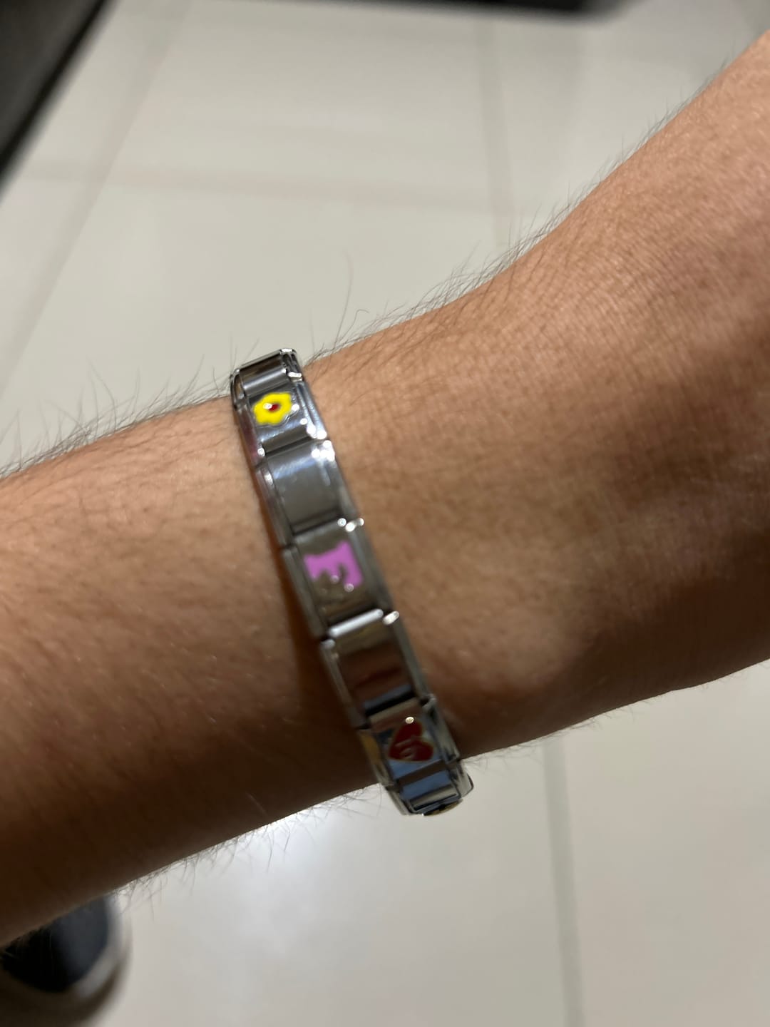 Customer photo review of Charm Inicial Lila