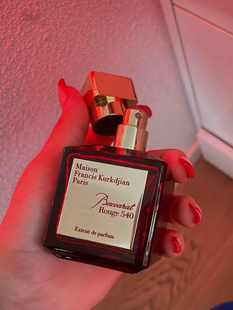 Customer photo review of Baccarat Rouge 540 Extrait de Parfum for Men and Women