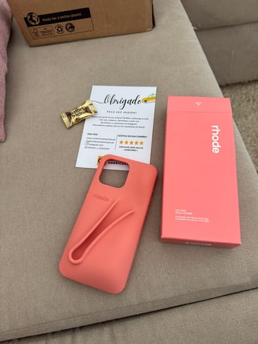 Customer photo review of summer lip case -  peach pit