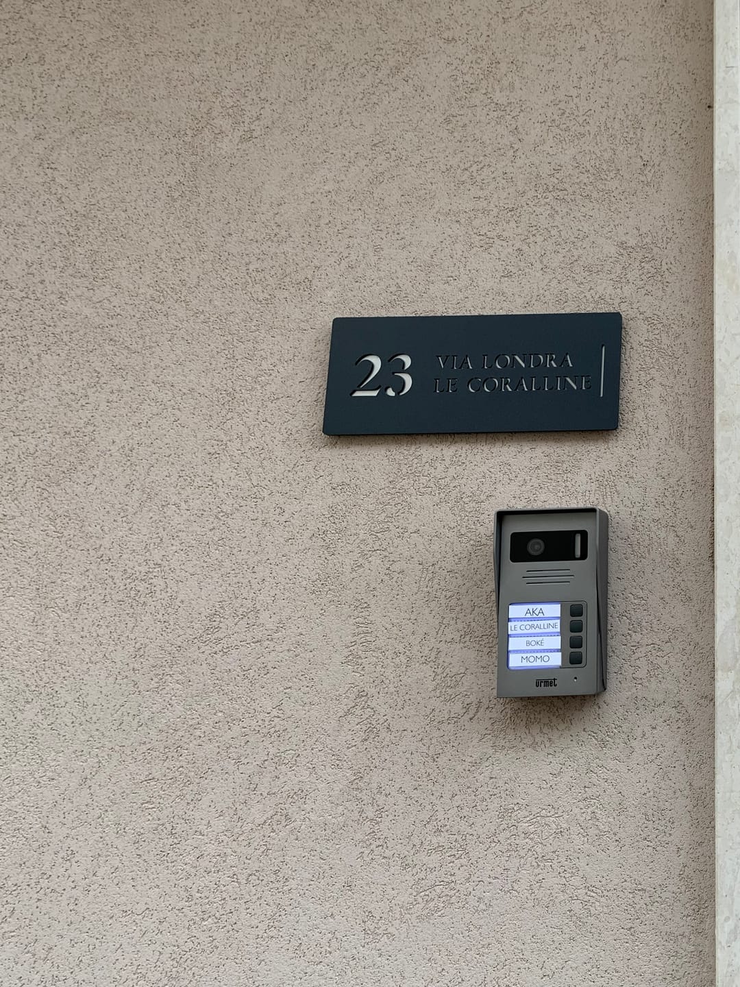 Customer photo review of Numero civico e testo modello Stencil Horizontal
