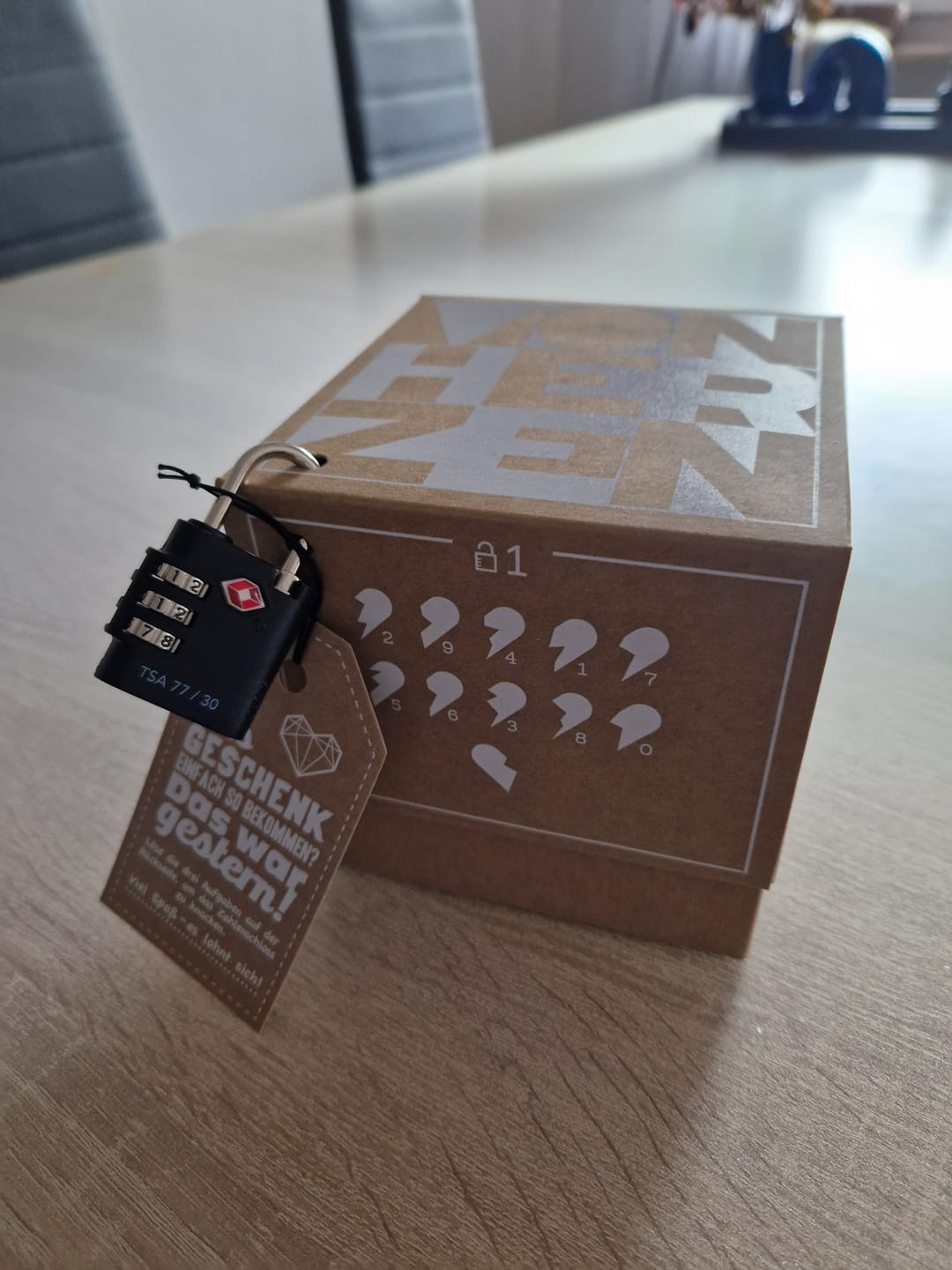Customer photo review of Rätselgeschenkbox Kraftpapier VON HERZEN