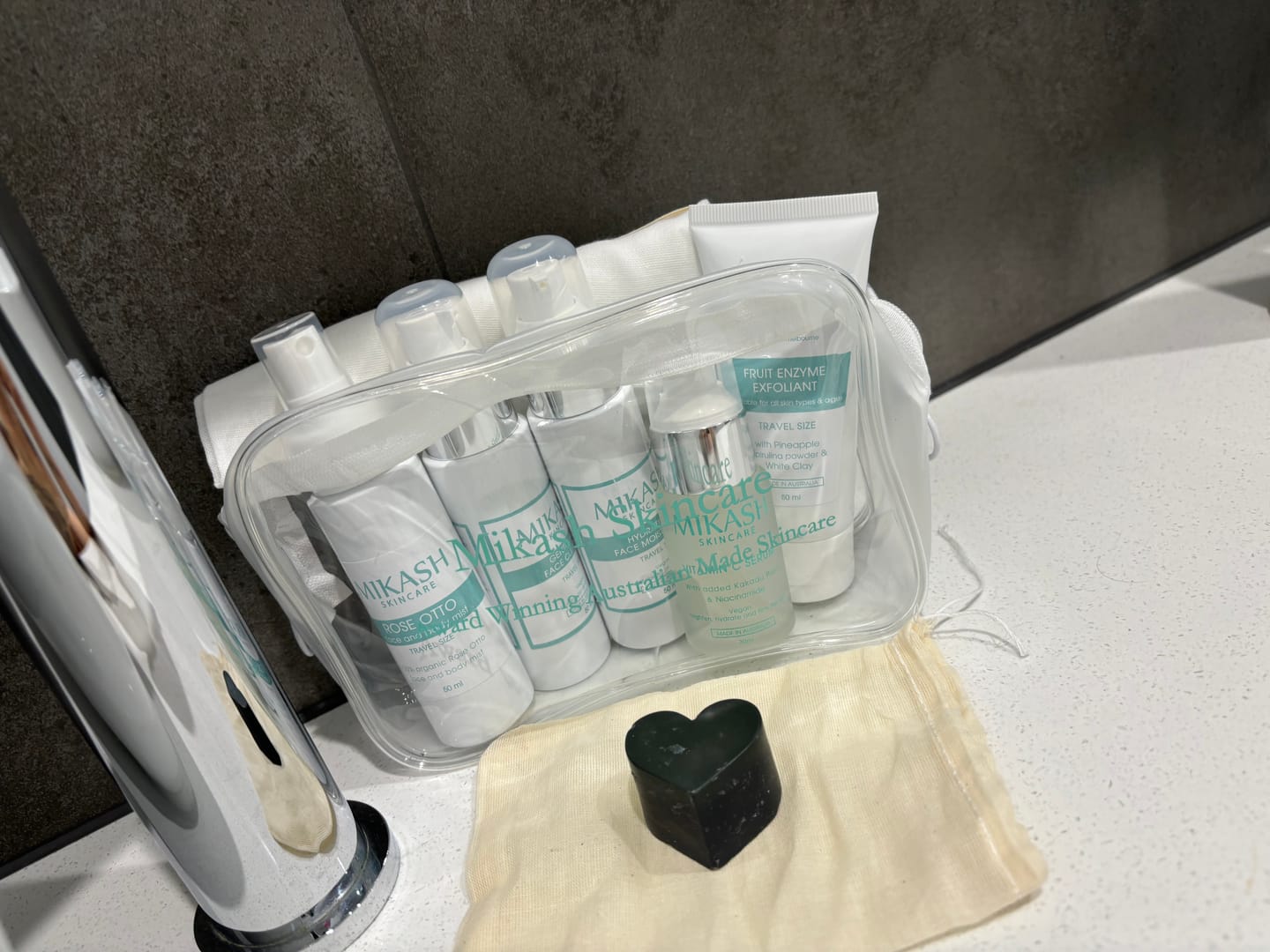 Customer photo review of Mikash trial size skincare set