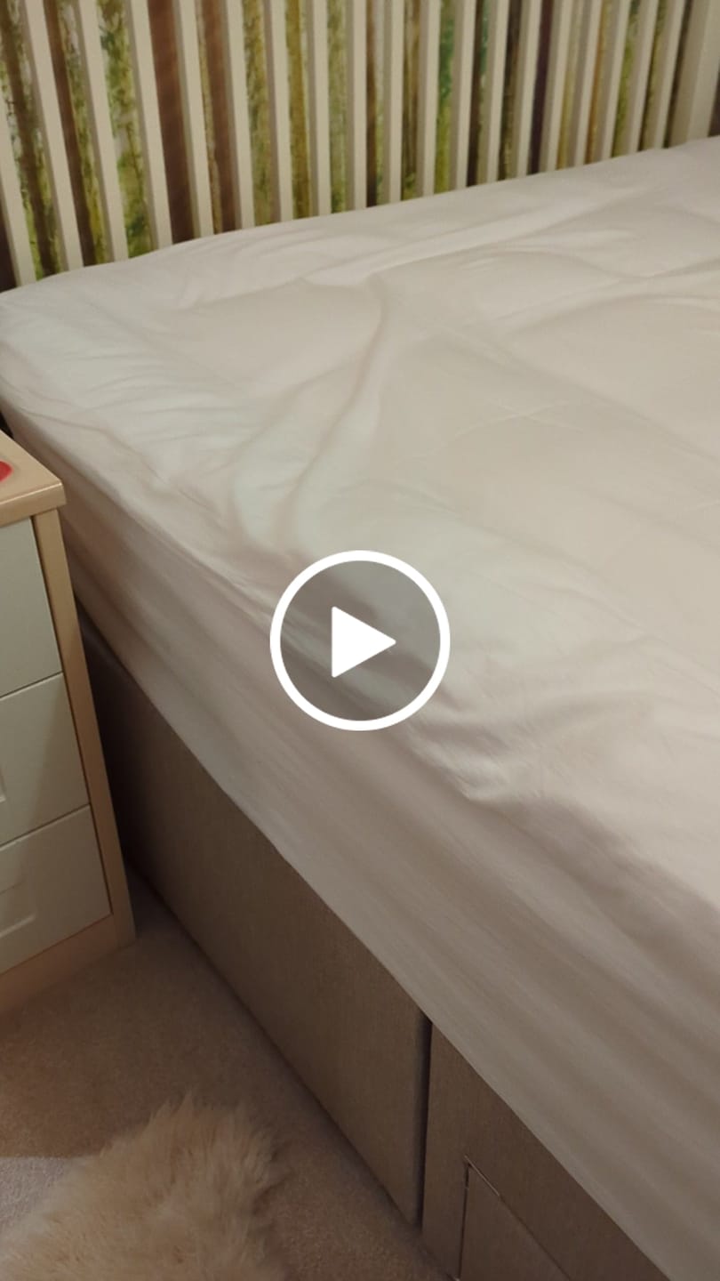 Customer video review of CloudTopper™ Deep-Fitted Sheet