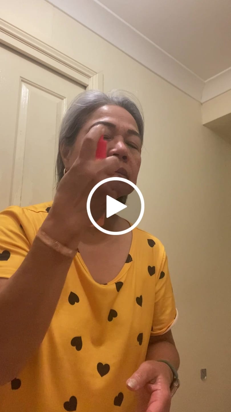 Customer video review of Facial Spritz