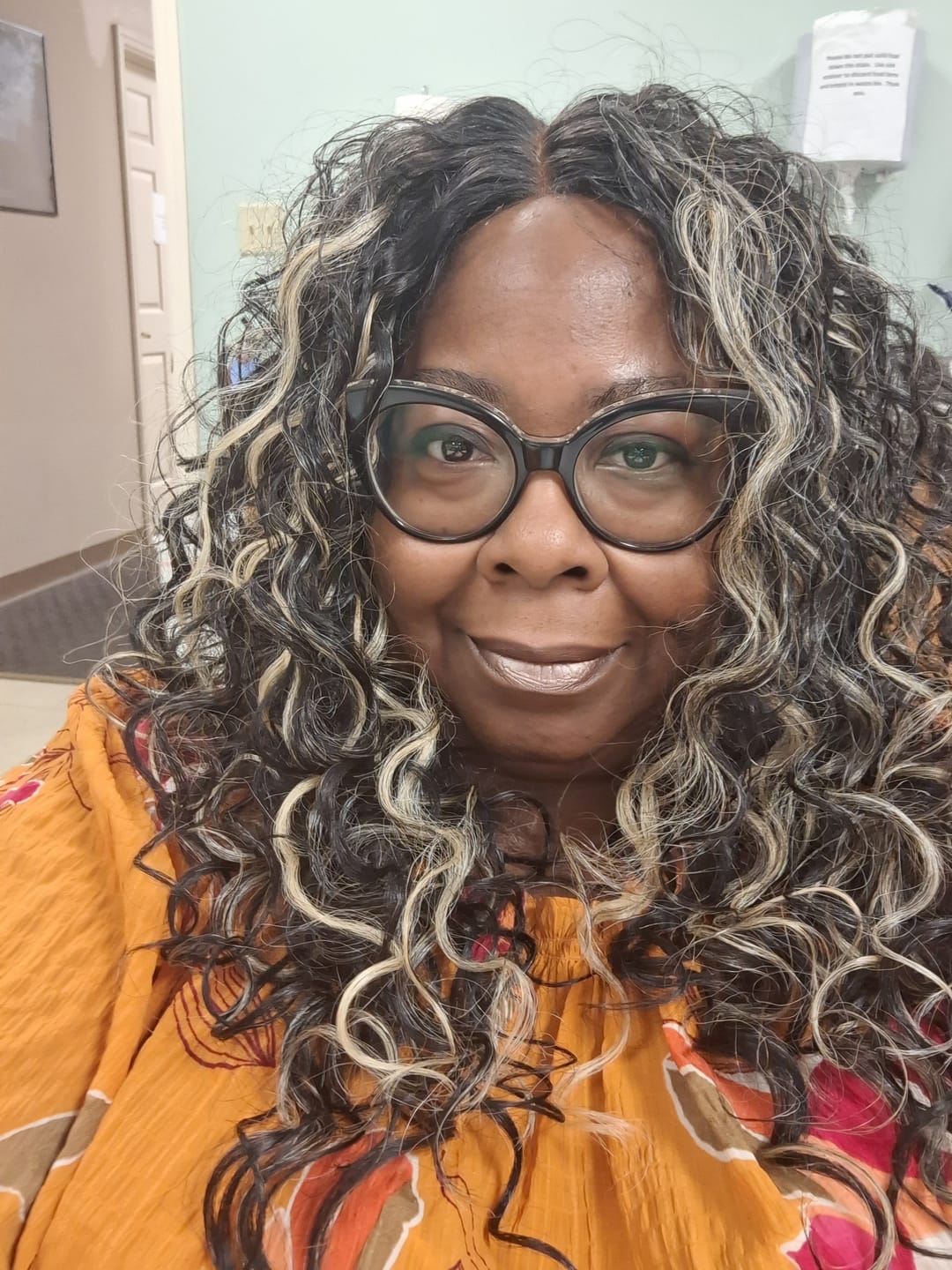 Customer photo review of Sensationnel Dashly Synthetic 5" Deep HD Lace Front Wig - LACE UNIT 39
