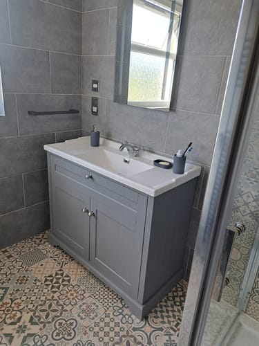 Customer photo review of 1000mm Traditional Basin 1TH