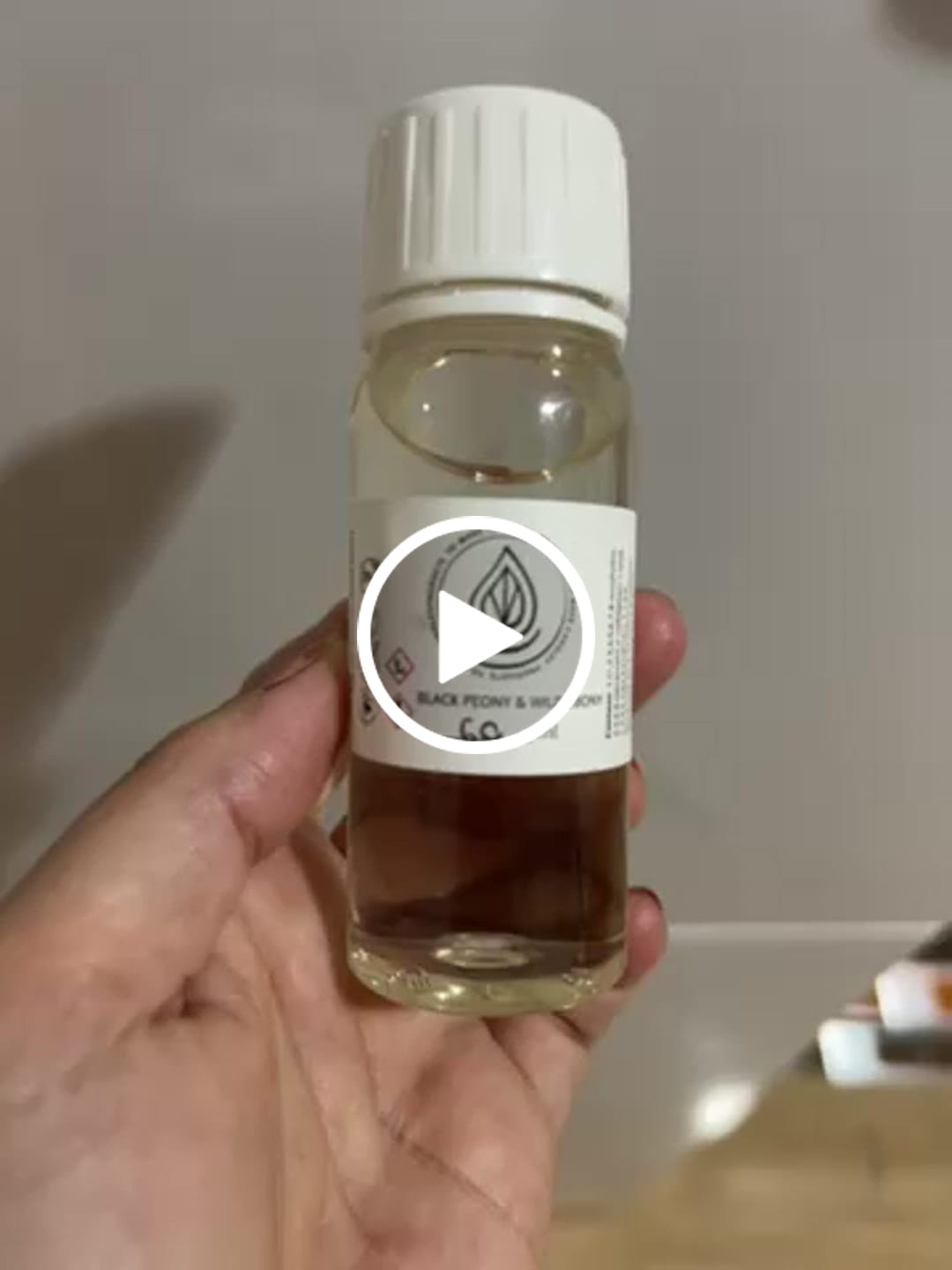 Customer video review of Fragancia BLACK PEONY & WILD EBONY