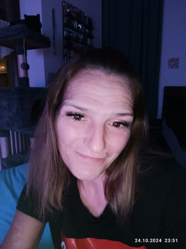 Customer photo review of BOND GIRL Wimpernkleber transparent