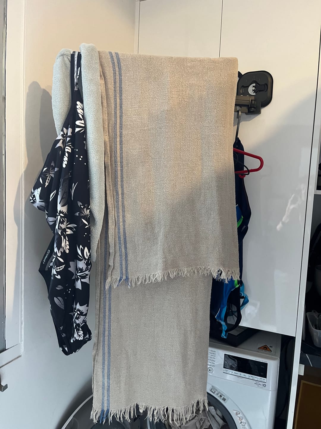 Customer photo review of Flowi™ Suction Clothes Hanger