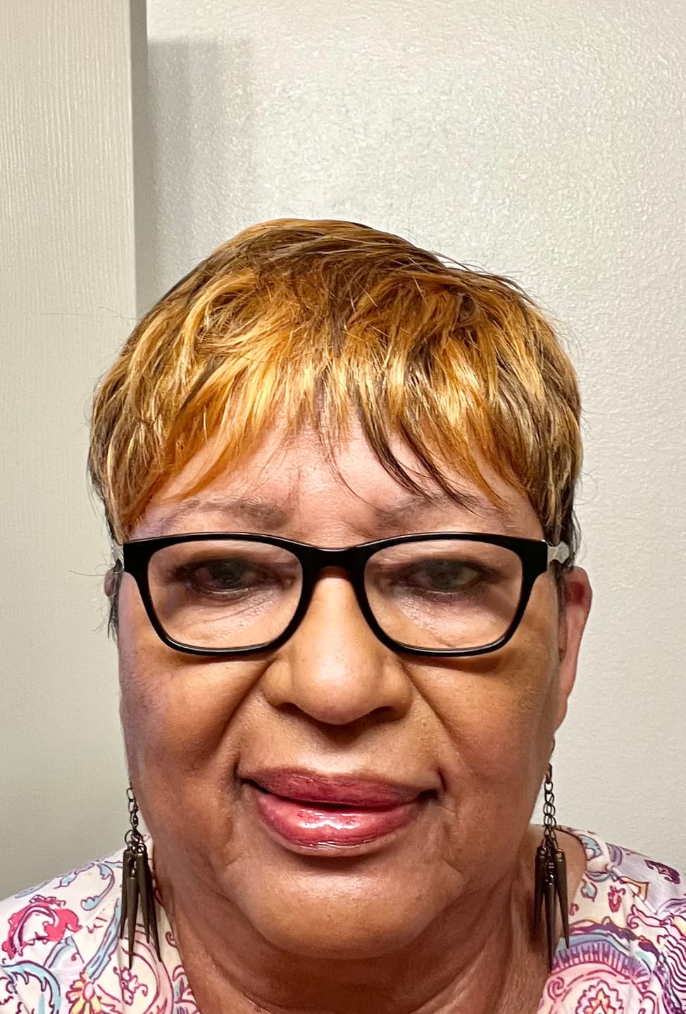 Customer photo review of Vanessa Synthetic Hair Slim Lite Fashion Wig - SLB THREE