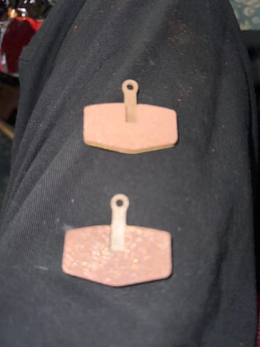 Customer photo review of 2 Pairs Bicycle Copper Base Metal  Disc Brake Pads For V3/T7/T7 PRO Electric Bike