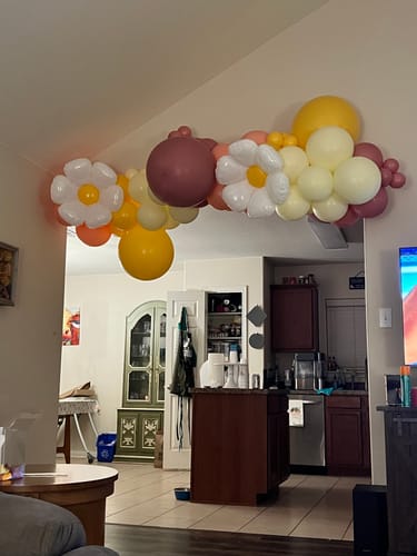 Customer photo review of Flower Power Balloon Garland Kit
