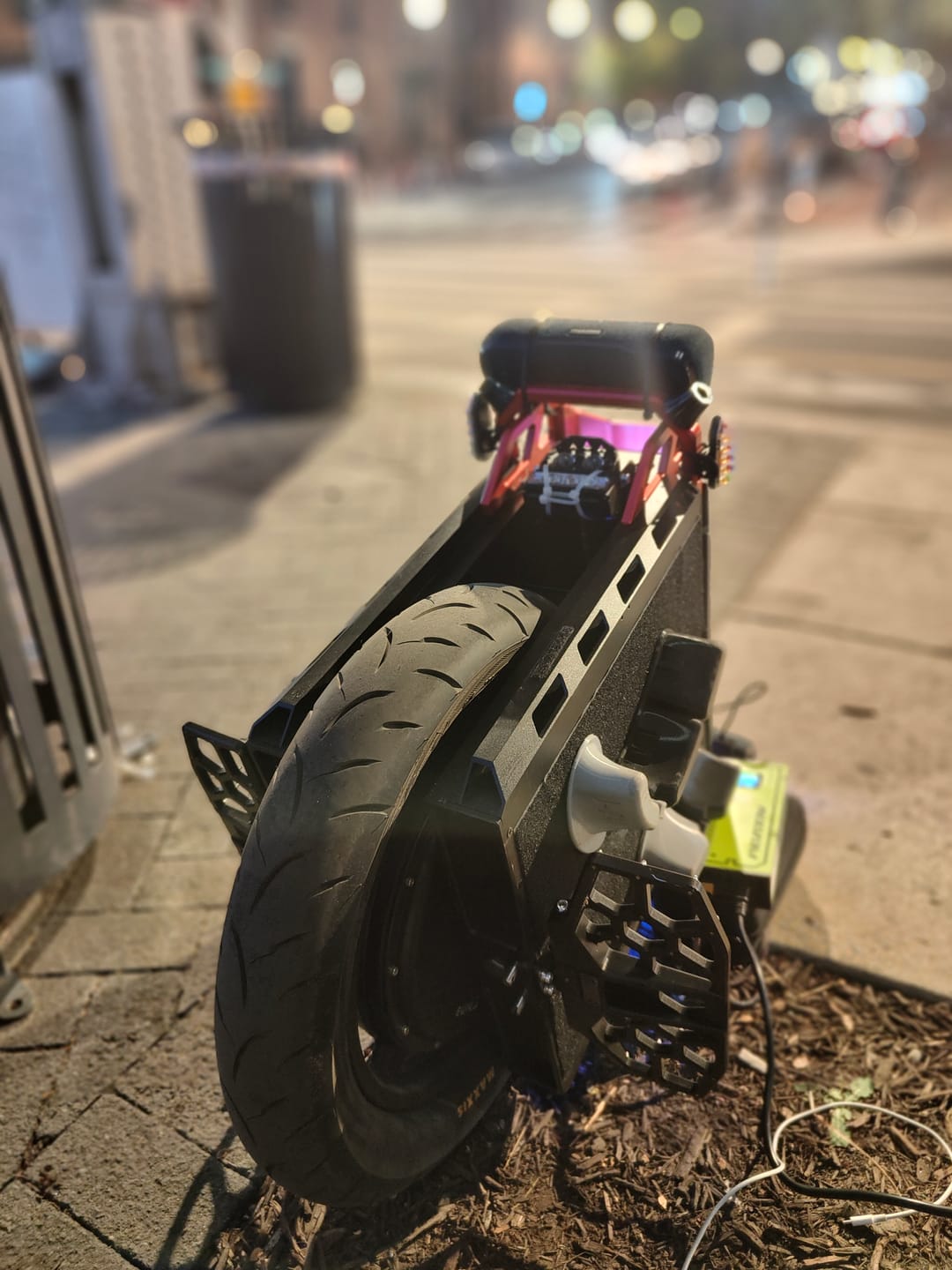 Customer photo review of Fast Charger HW170P (120V-170V)