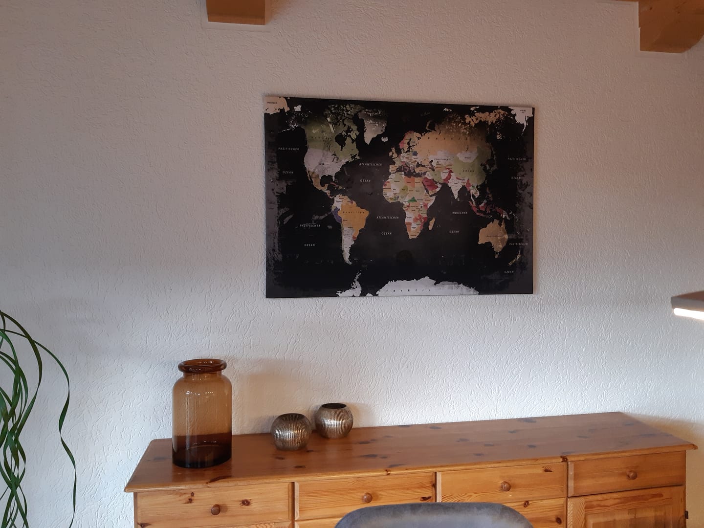 Customer photo review of Leinwandbild - Weltkarte Graphit - Pinnwand