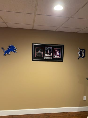 Customer photo review of Detroit Tigers "D" - Navy/White 3D Vintage Metal Wall Art