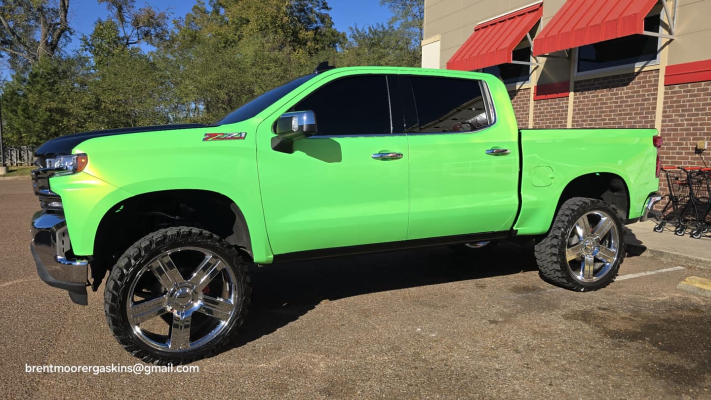 Customer photo review of Candy Metallic Neon Green vinyl wrap