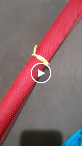 Customer video review of TELA ENGOMADA VOLEI COR VERMELHO