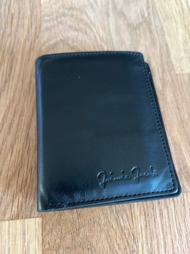 Customer photo review of Slimstar - slim wallet with large coin pocket