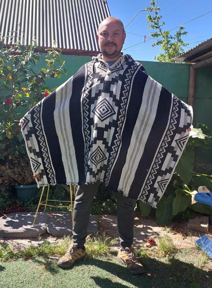 Customer photo review of PONCHO PREMIUM MAYER CON CAPUCHA