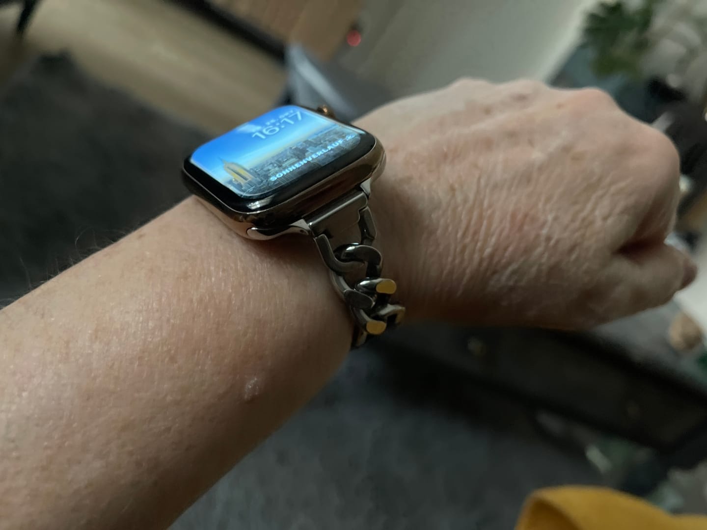 Customer photo review of Apple Watch Lederarmband "Jade"