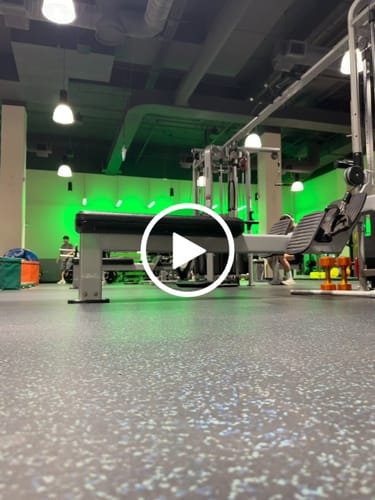 Customer video review of Lightweight Shadow Tee