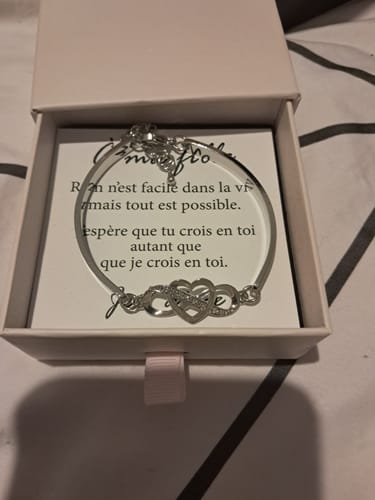 Customer photo review of Bracelet Amour Infini - A ma fille, crois en toi autant que je crois en toi. Je t'aime