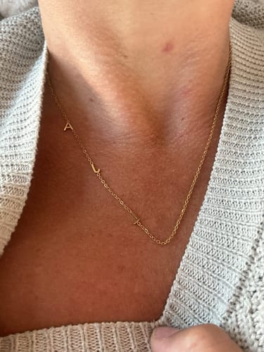 Customer photo review of Κολιέ με γράμμα στο πλάι