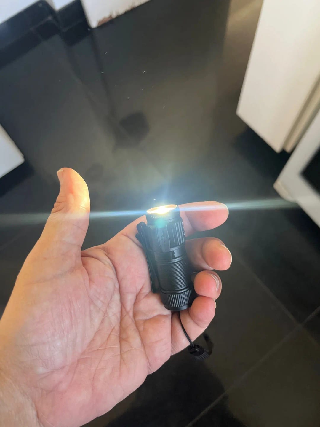 Customer photo review of Mini lampe de poche rechargeable