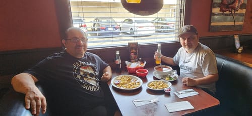 Customer photo review of Familia Sobre Todo Vintage OG T-Shirt